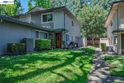 8172 Arroyo Dr #3, Pleasanton, CA 94588