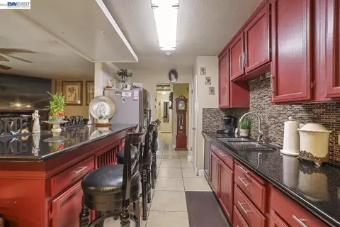 Kitchen - 1427 Snyder St, Manteca, CA 95336 photo 2 of 3