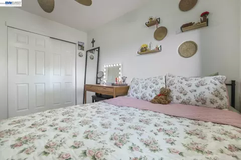 Bedroom - 1427 Snyder St, Manteca, CA 95336 photo 4 of 4