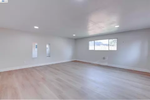 Living - 34312 Cornwallis Ct, Fremont, CA 94555 photo 10 of 11