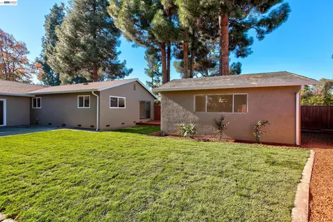Exterior - 34312 Cornwallis Ct, Fremont, CA 94555 photo 10 of 13