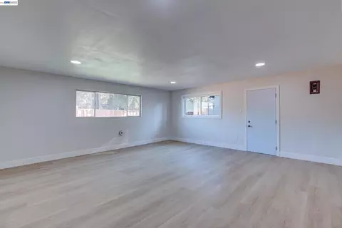 Living - 34312 Cornwallis Ct, Fremont, CA 94555 photo 11 of 11