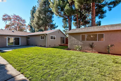 Exterior - 34312 Cornwallis Ct, Fremont, CA 94555 photo 11 of 13