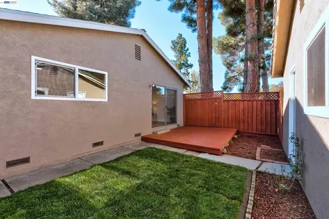 Exterior - 34312 Cornwallis Ct, Fremont, CA 94555 photo 12 of 13