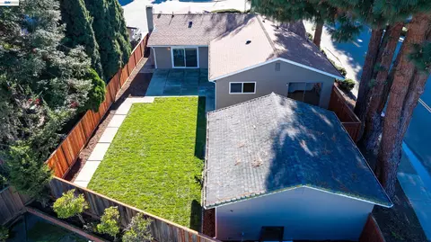 Exterior - 34312 Cornwallis Ct, Fremont, CA 94555 photo 4 of 13