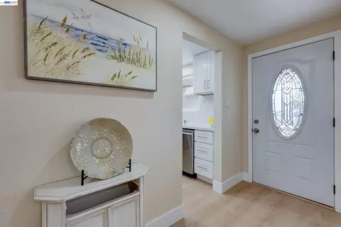 Entry Way - 34312 Cornwallis Ct, Fremont, CA 94555 photo 1 of 5