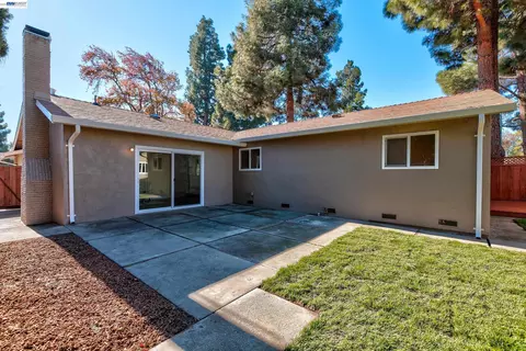 Exterior - 34312 Cornwallis Ct, Fremont, CA 94555 photo 8 of 13
