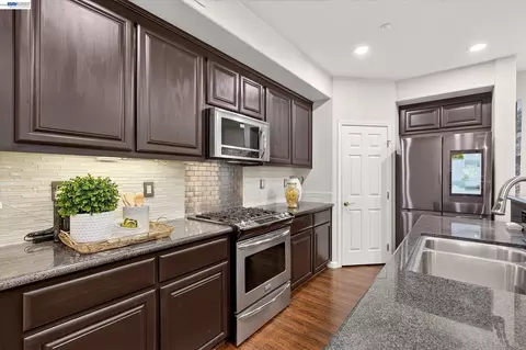 Kitchen - 4366 Fitzwilliam St, Dublin, CA 94568 photo 3 of 4