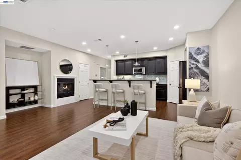 Living - 4366 Fitzwilliam St, Dublin, CA 94568 photo 4 of 4