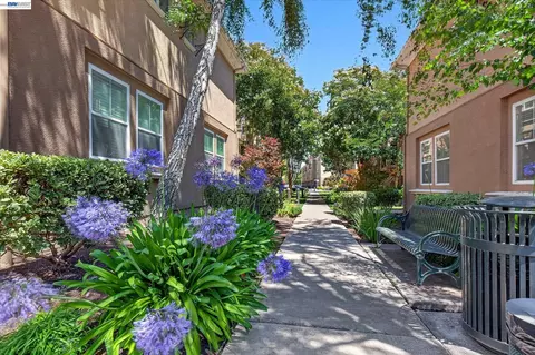 Exterior - 4366 Fitzwilliam St, Dublin, CA 94568 photo 5 of 11