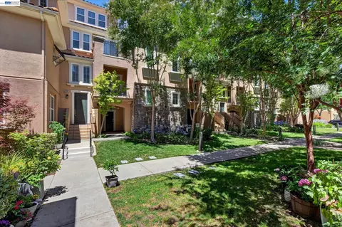 Exterior - 4366 Fitzwilliam St, Dublin, CA 94568 photo 2 of 11