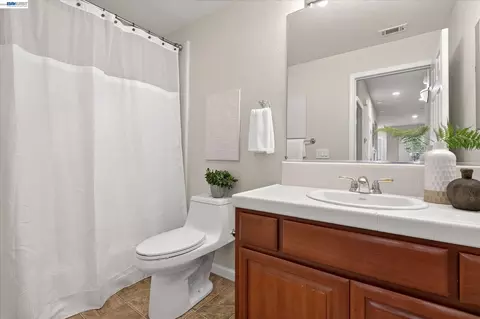 Bath - 4366 Fitzwilliam St, Dublin, CA 94568 photo 1 of 3
