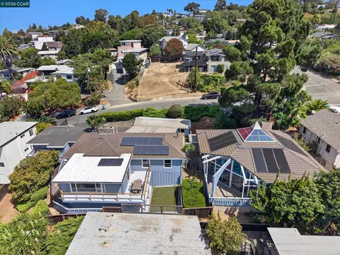 View/Area - 425 Hichborn St, Vallejo, CA 94590 photo 2 of 6