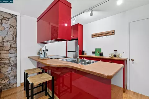 Kitchen - 425 Hichborn St, Vallejo, CA 94590 photo 5 of 5