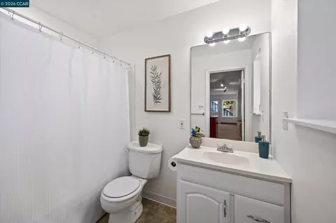 Bath - 425 Hichborn St, Vallejo, CA 94590 photo 2 of 2