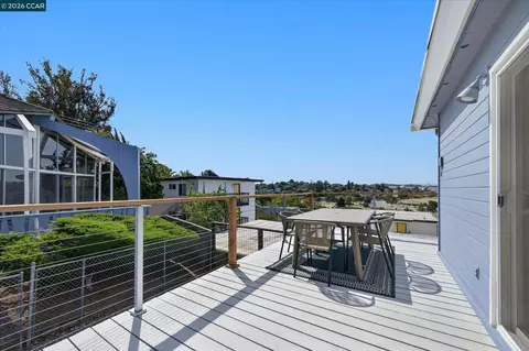 Exterior - 425 Hichborn St, Vallejo, CA 94590 photo 6 of 10