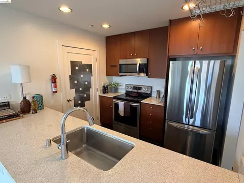 Kitchen - 585 9th St #335, Oakland, CA 94607 photo 1 of 3