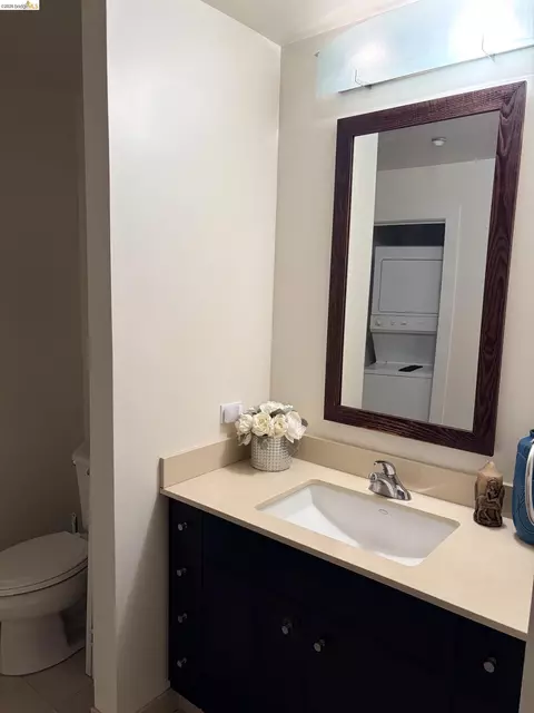 Bath - 585 9th St #335, Oakland, CA 94607 photo 2 of 2