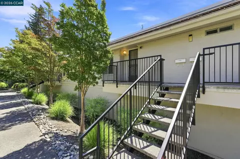 1224 Skycrest Dr #3, Walnut Creek, CA 94595