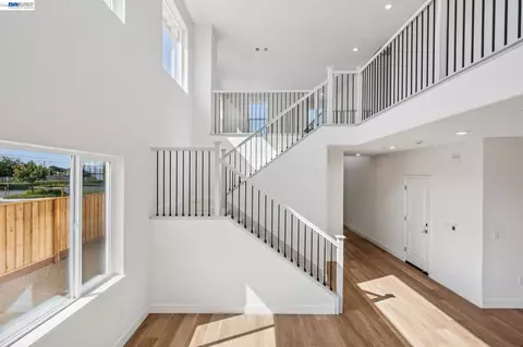 Entry Way - 300 Colfax Ln, Oakley, CA 94561 photo 9 of 19