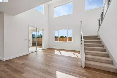 Living - 300 Colfax Ln, Oakley, CA 94561 photo 20 of 28