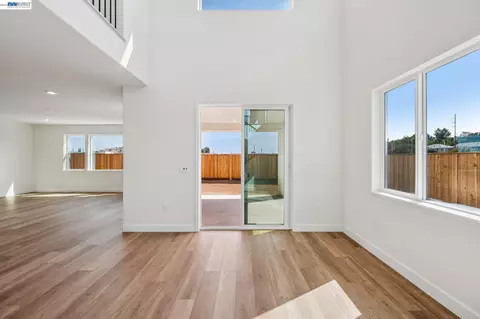 Living - 300 Colfax Ln, Oakley, CA 94561 photo 25 of 28