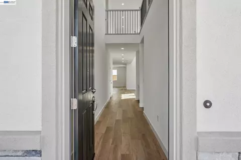 Entry Way - 300 Colfax Ln, Oakley, CA 94561 photo 2 of 19