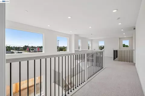 Entry Way - 300 Colfax Ln, Oakley, CA 94561 photo 15 of 19
