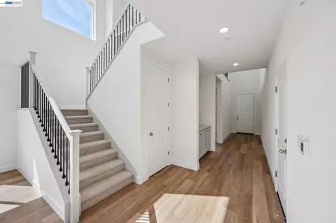 Entry Way - 300 Colfax Ln, Oakley, CA 94561 photo 6 of 19