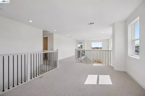 Entry Way - 300 Colfax Ln, Oakley, CA 94561 photo 13 of 19