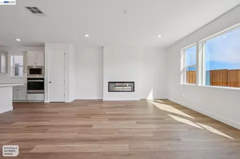 Living - 300 Colfax Ln, Oakley, CA 94561 photo 9 of 28