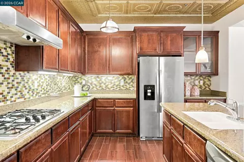Kitchen - 1149 Azuar Ave, Vallejo, CA 94592 photo 4 of 4