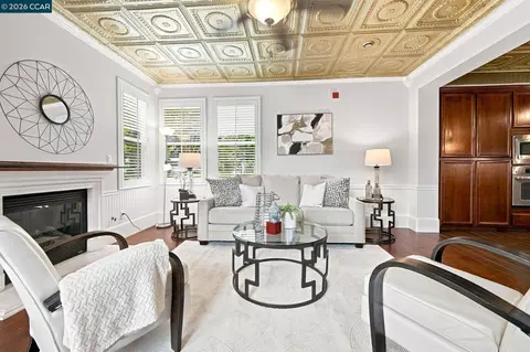 Living - 1149 Azuar Ave, Vallejo, CA 94592 photo 2 of 2