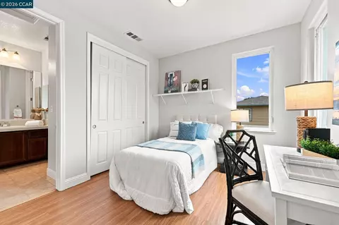 Bedroom - 1149 Azuar Ave, Vallejo, CA 94592 photo 2 of 4