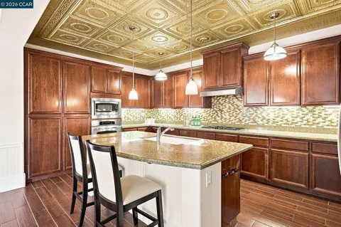 Kitchen - 1149 Azuar Ave, Vallejo, CA 94592 photo 2 of 4