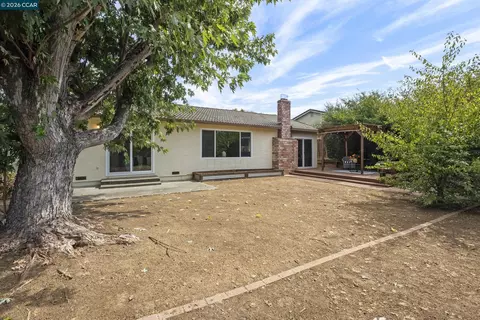 Exterior - 483 Brunswick Dr, Vallejo, CA 94591 photo 2 of 8