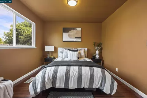 Bedroom - 483 Brunswick Dr, Vallejo, CA 94591 photo 4 of 6