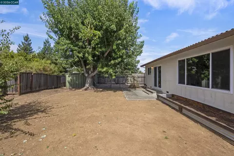 Exterior - 483 Brunswick Dr, Vallejo, CA 94591 photo 5 of 8