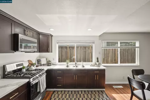 Kitchen - 483 Brunswick Dr, Vallejo, CA 94591 photo 2 of 3