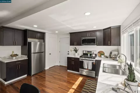 Kitchen - 483 Brunswick Dr, Vallejo, CA 94591 photo 3 of 3