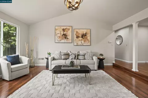 Living - 483 Brunswick Dr, Vallejo, CA 94591 photo 3 of 6