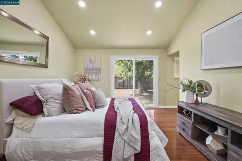 Bedroom - 483 Brunswick Dr, Vallejo, CA 94591 photo 2 of 6