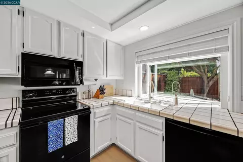 Kitchen - 7297 Castle Dr, Dublin, CA 94568 photo 3 of 5