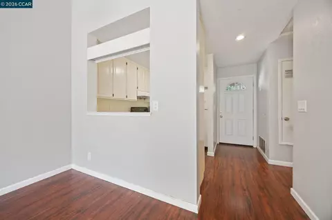 Entry Way - 388 Mill Rd, Martinez, CA 94553 photo 4 of 6