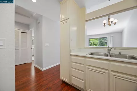 Entry Way - 388 Mill Rd, Martinez, CA 94553 photo 3 of 6