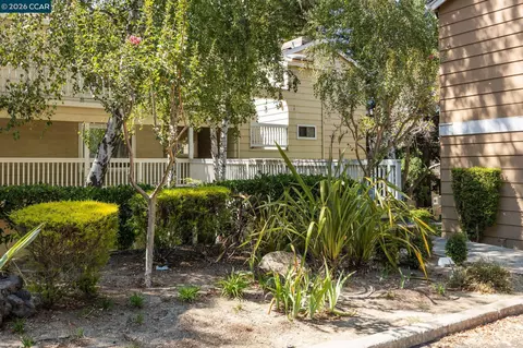 Exterior - 388 Mill Rd, Martinez, CA 94553 photo 6 of 7