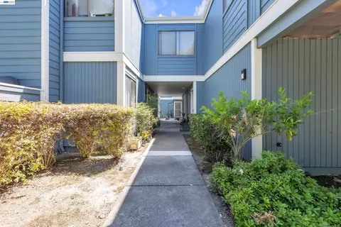 Exterior - 403 Olympus #7, Hercules, CA 94547 photo 1 of 3