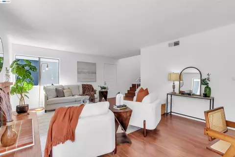 Living - 403 Olympus #7, Hercules, CA 94547 photo 3 of 3