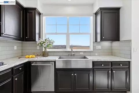 Kitchen - 3895 Camino Loop, Dublin, CA 94568 photo 7 of 14
