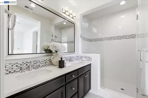 Bath - 3895 Camino Loop, Dublin, CA 94568 photo 4 of 8